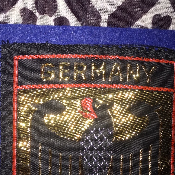 Vintage Embroidered Gold & Blk Felt Germany Patch - Picture 3 of 4